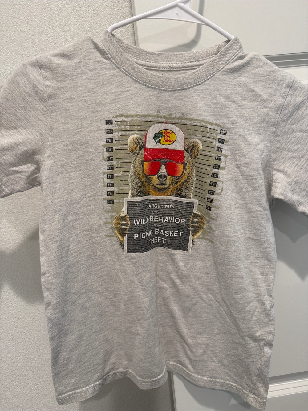 Bass Pro Shops Light Gray Bear Graphic Tee with Red Accents